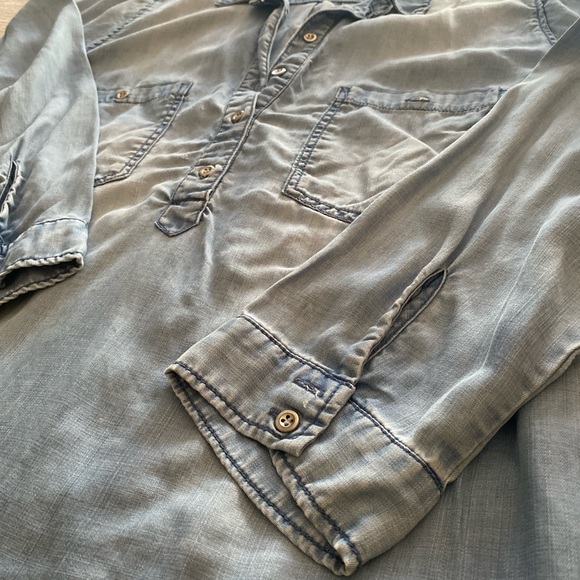 Jeans shirt with pockets - Picture 2 of 3